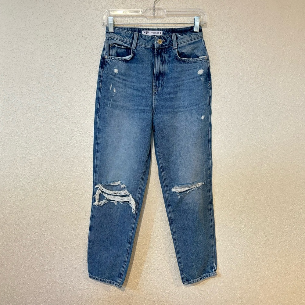 Zara Light Wash Distressed Knee High Waisted Straight Leg Jeans Size 2